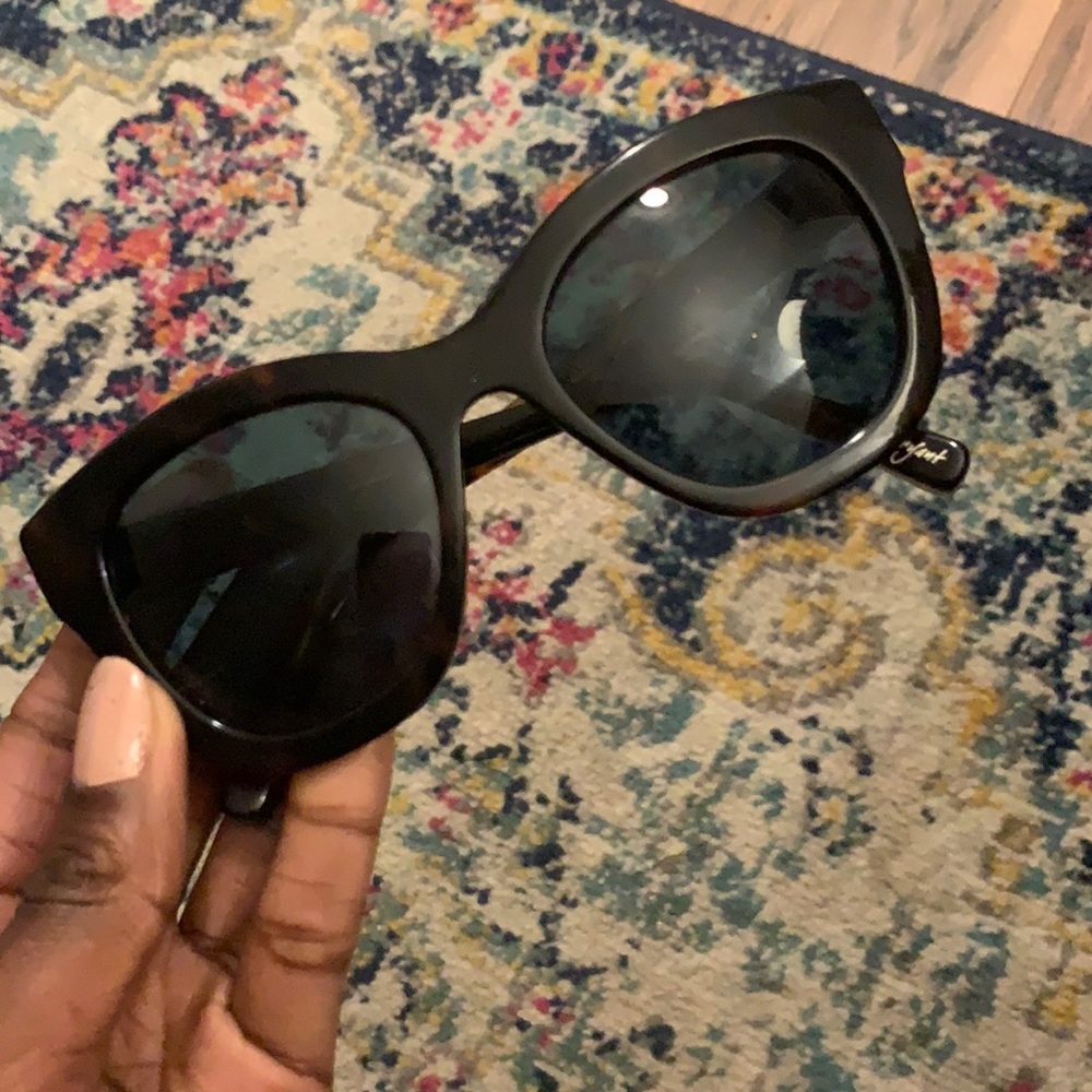 Elizabeth and James sunglasses